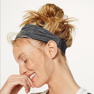 Lululemon Athletic Fringe Fighter Headband